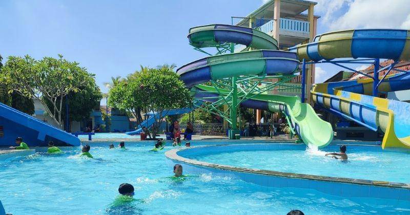 Google Maps/Uswah Official